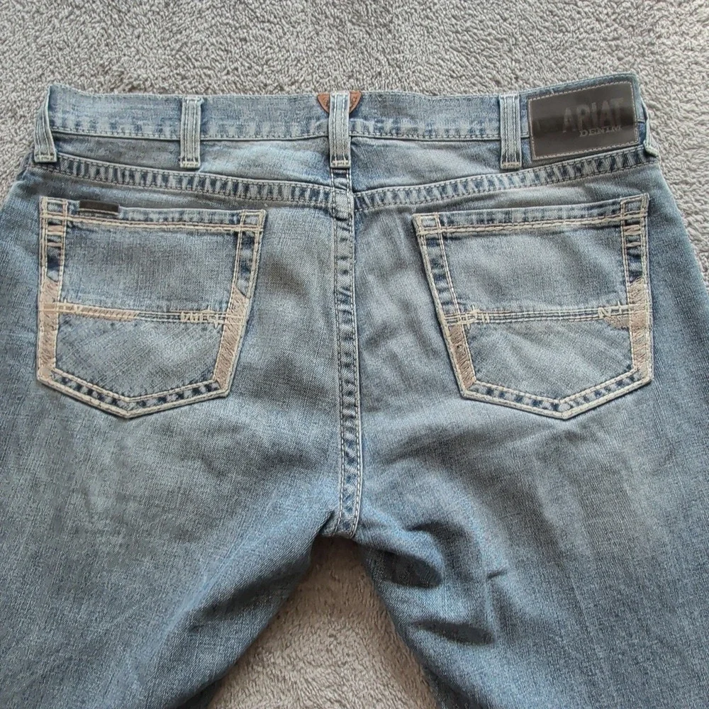 Ariat M7 Slim Fit Straight Leg Jean Mens 38x32 Light Wash Western Denim Workwear